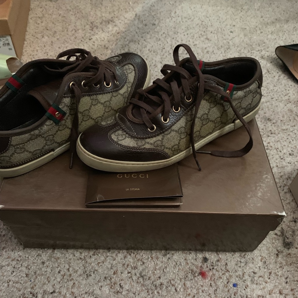 Sneakers